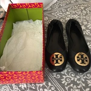 Tory Butch Reva Flats in Black with Gold Logo