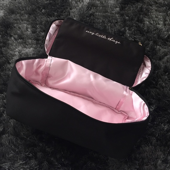 Victoria's Secret Lingerie Travel Bag - Picture 3 of 4