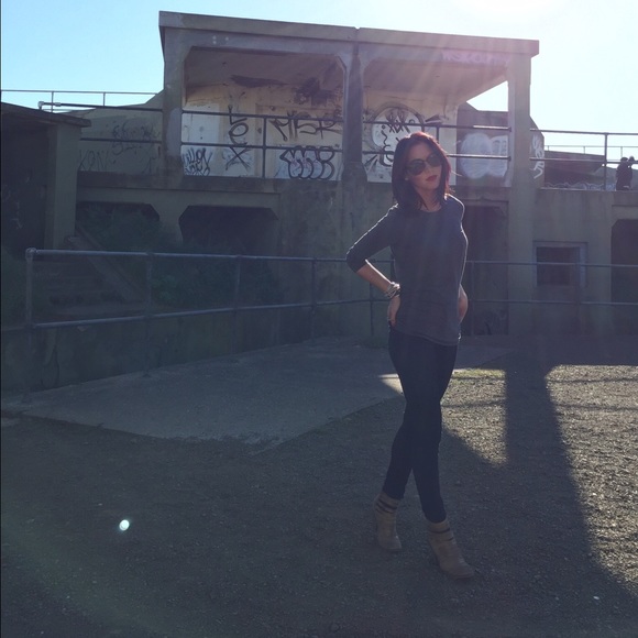 Meet your Posher, Felicia - Picture 2 of 3