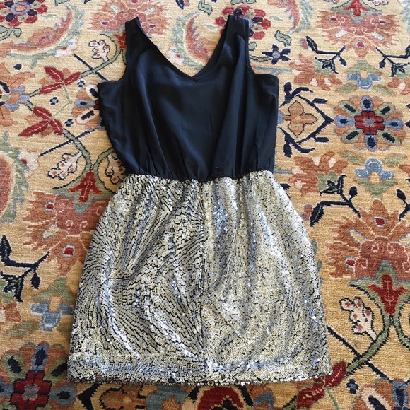 • Sequin Dress • - Picture 3 of 4