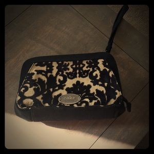 Cake by Petunia Clutch