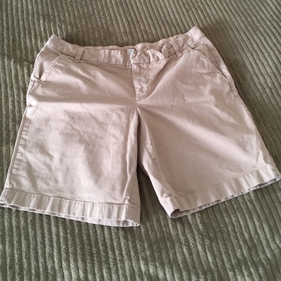 SOLD.  Caslon Shorts - Picture 1 of 3