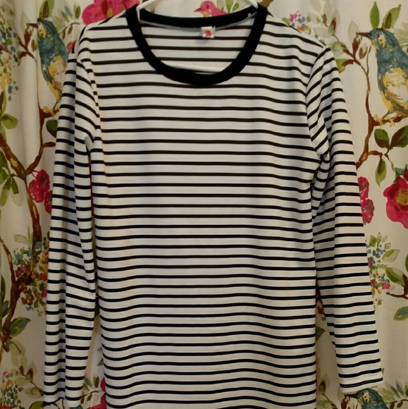 Black and white striped dresa