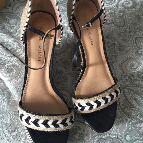 Ladies shoes