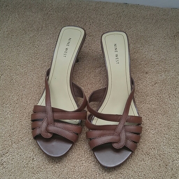 Nine West Brown Low Pump