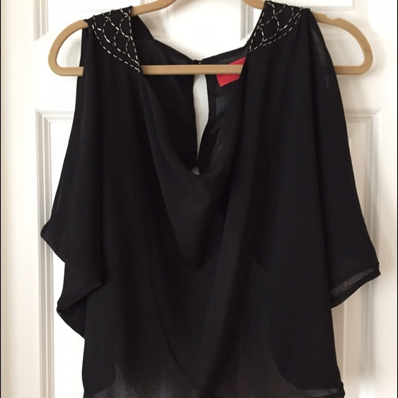 Black Cold Shoulder AKIRA top size S