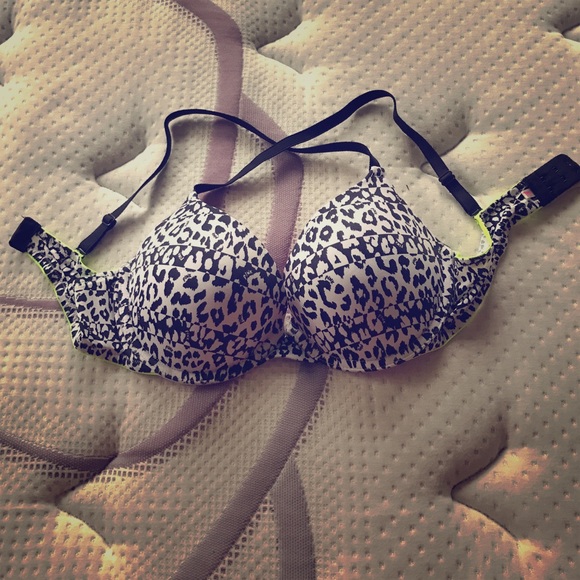 SALE!!**VS PINK 36C Push-up bra