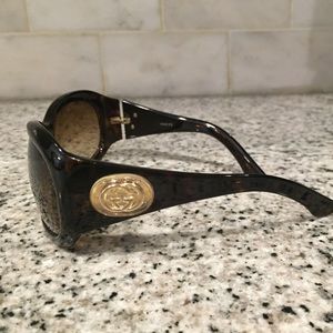 Gucci tortoiseshell sunglasses