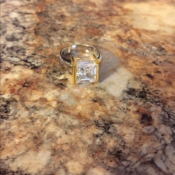 Park Lane (catalog) fashion ring. Size 6.