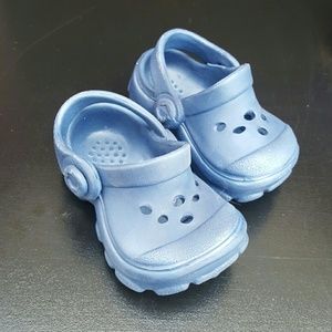 Baby crocs