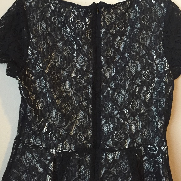 Stunning Forever 21 black lace & white peplum top - Picture 4 of 4