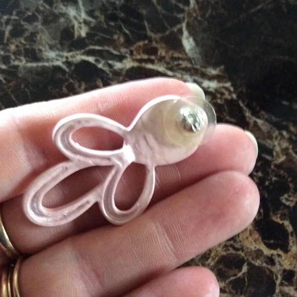 Beautiful Earrings Light Pink With Pearl Stone - Picture 3 of 4