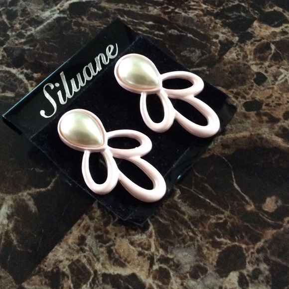Beautiful Earrings Light Pink With Pearl Stone - Picture 2 of 4