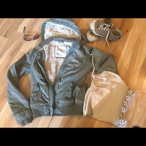 Hollister Jacket Sherpa lined Olive Green M