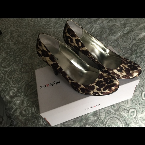 Ladies shoes