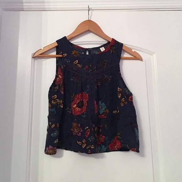 Francesca's Brand New No Tags Crop Top