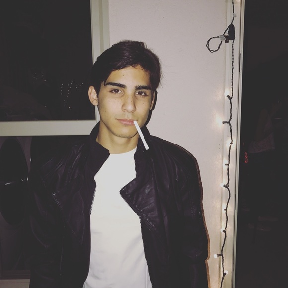 Meet your Posher, Elijah