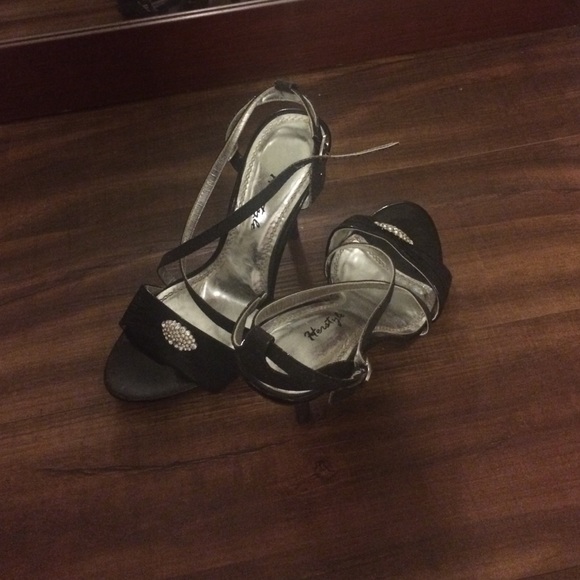 High heels sandal