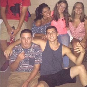 Meet your Posher, Dom