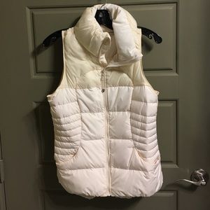 Lululemon Puffy Vest in Pearl Color, Size 8