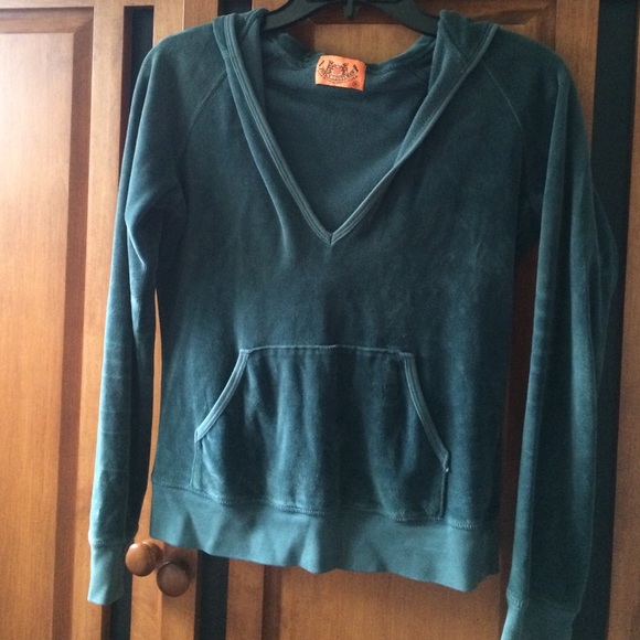 Juicy Couture sweater - Picture 1 of 3