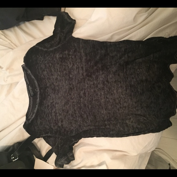 TOPSHOP BURNOUT TEE SIZE 4