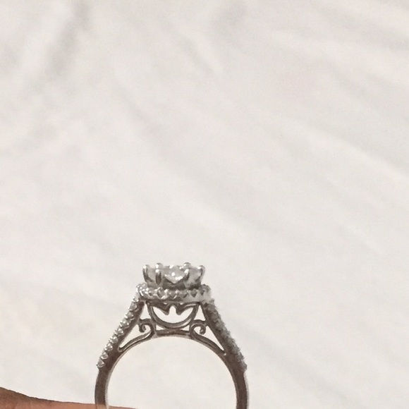 Wedding Ring Never used - Picture 2 of 2