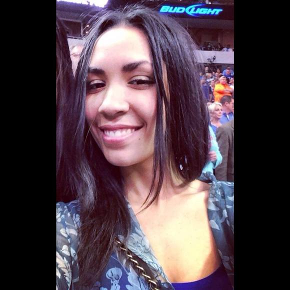 Meet your Posher, Camille - Picture 1 of 1