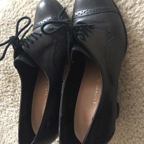 Ladies shoes