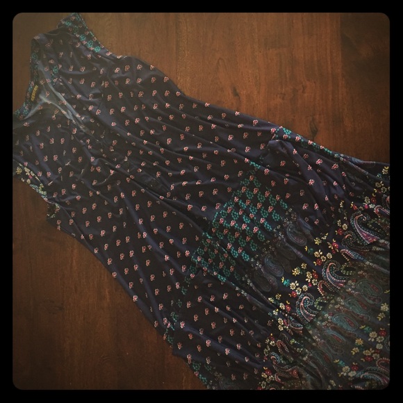 Navy patterned dress with buttons and 2 pockets