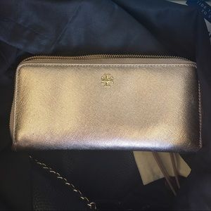 Authentic Tory Burch wallet
