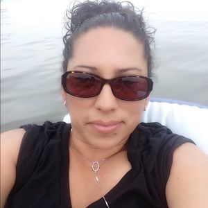 Meet your Posher, Alma