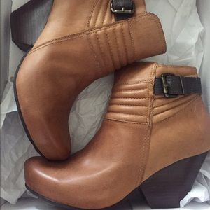 Women's OTBT Red Bank Havana Bootie Size 8.5