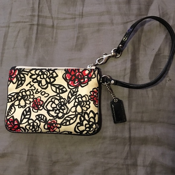 💥SALE💥Coach Brand wristlet. - Picture 1 of 2