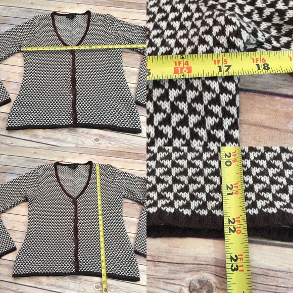 SOLD 🎒Sz Medium Cardigan Sweater Triangle Print - Picture 2 of 4