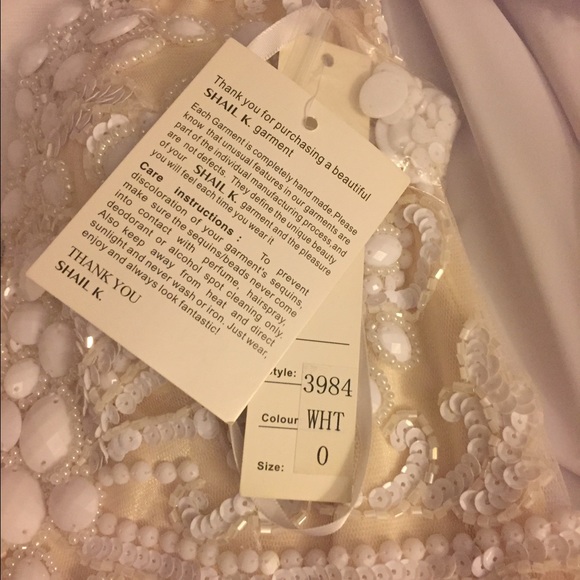 SOLD——Beautiful white gown/dress - Picture 3 of 7