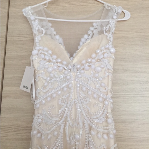 SOLD——Beautiful white gown/dress - Picture 6 of 7