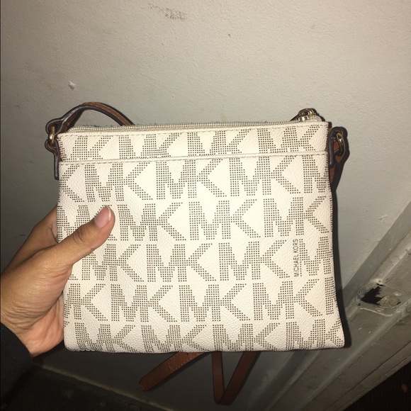michael kors hand bag - Picture 2 of 4