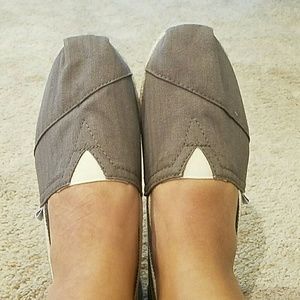 Toms shoes