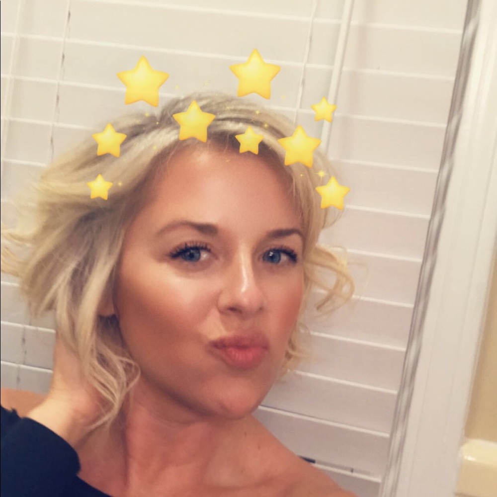 Meet your Posher, Angie