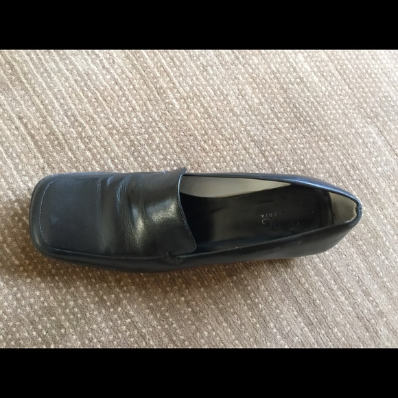 BCBG shoes - Picture 3 of 3