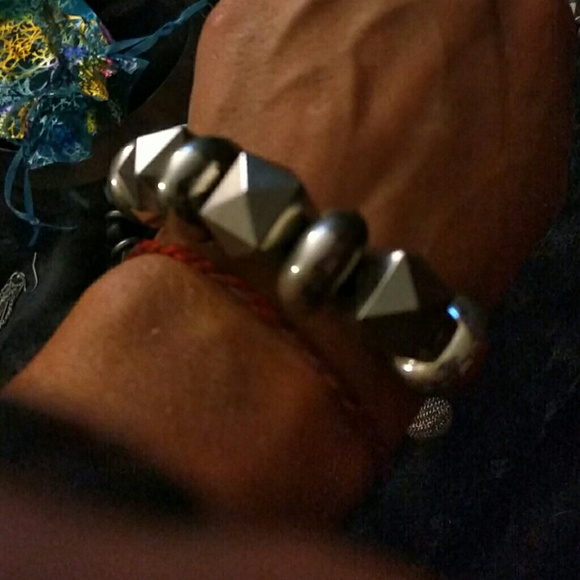 Silver choker and matching bracelets - Picture 2 of 3