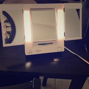 Jerdon classic vanity mirror