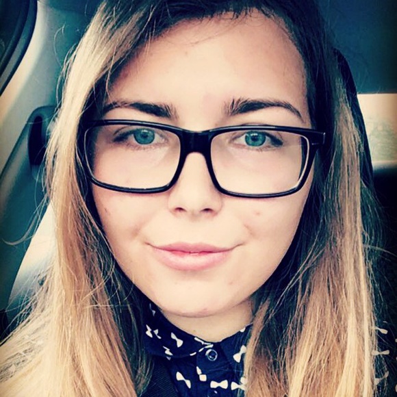 Meet your Posher, Eliska - Picture 1 of 1