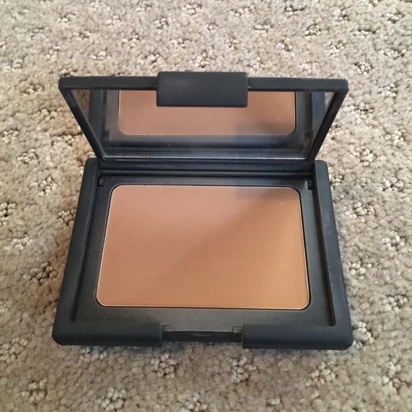 NARS Jamaica Powder Foundation