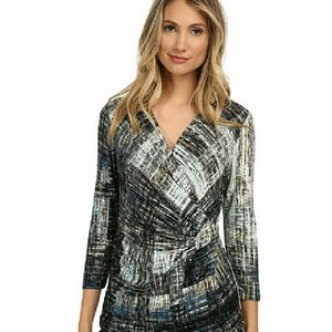 $$PRICE DROP$$!! New Nic+Zoe blouse