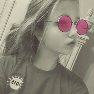 Meet your Posher, Leah