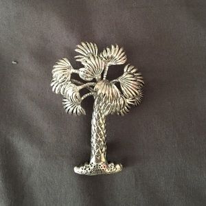 Palmetto tree pendant/pin