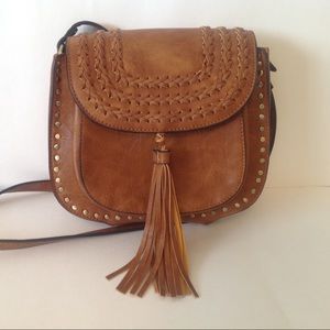 Francesca's Sandy Tassel Crossbody