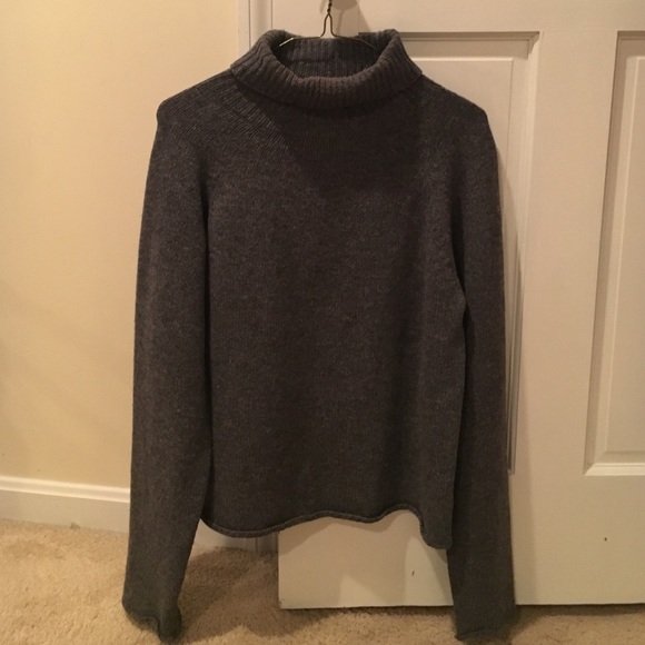 Lambs wool grey sweater
